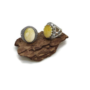 Natural Baltic Amber Ring „Yellow round“